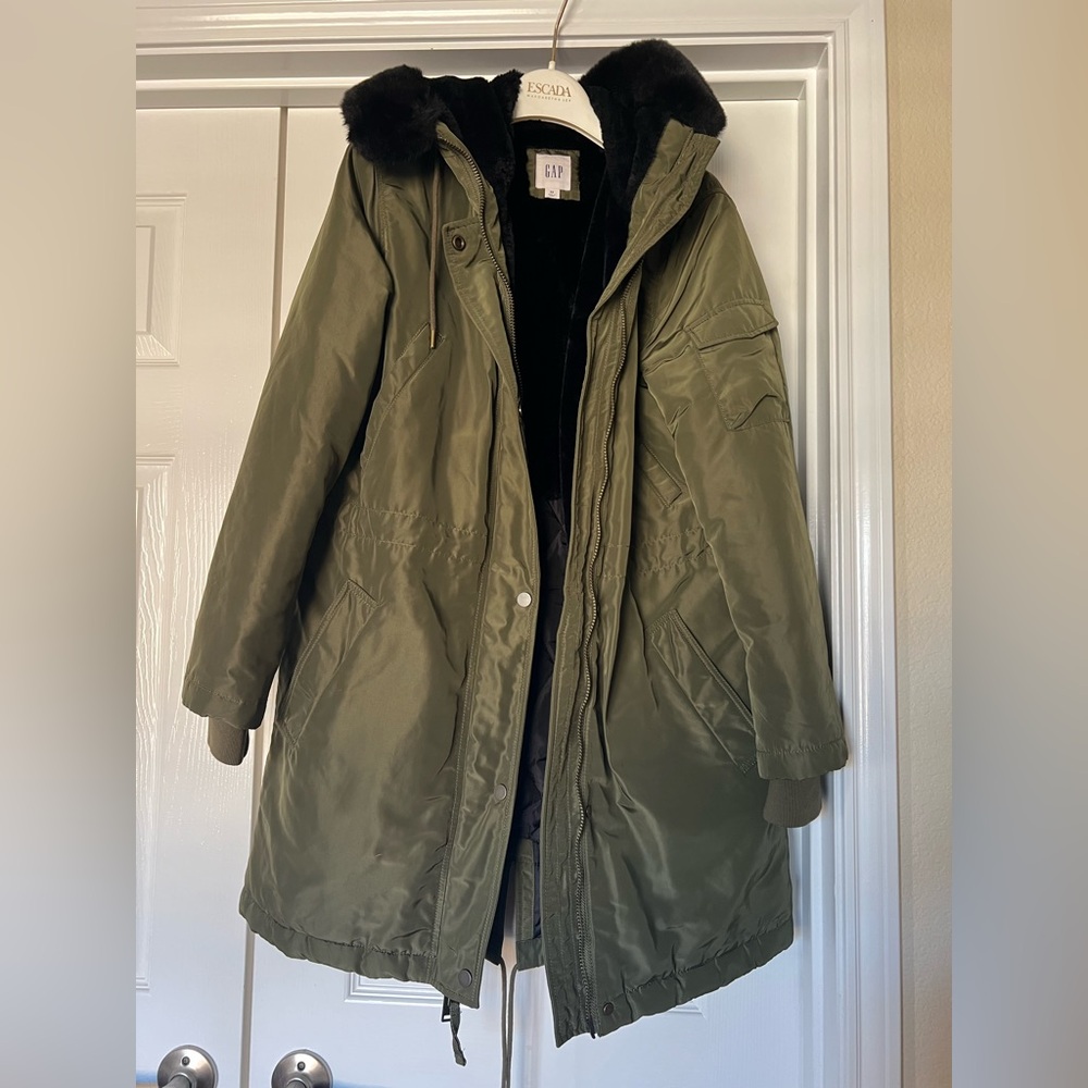 Gap heavyweight parka